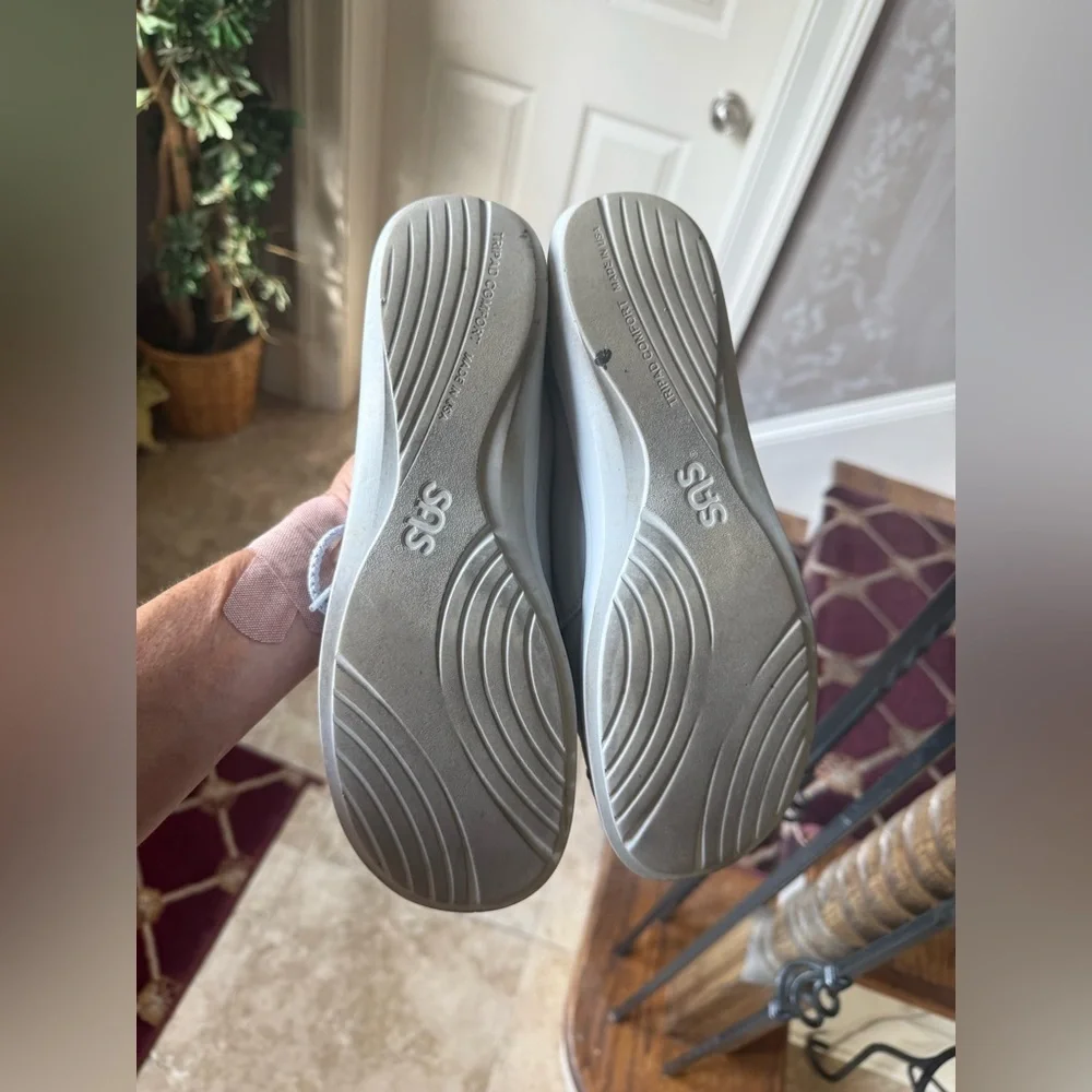 SAS MARNIE SKY SPARKLE shoe 8 1/2 narrow very good condition